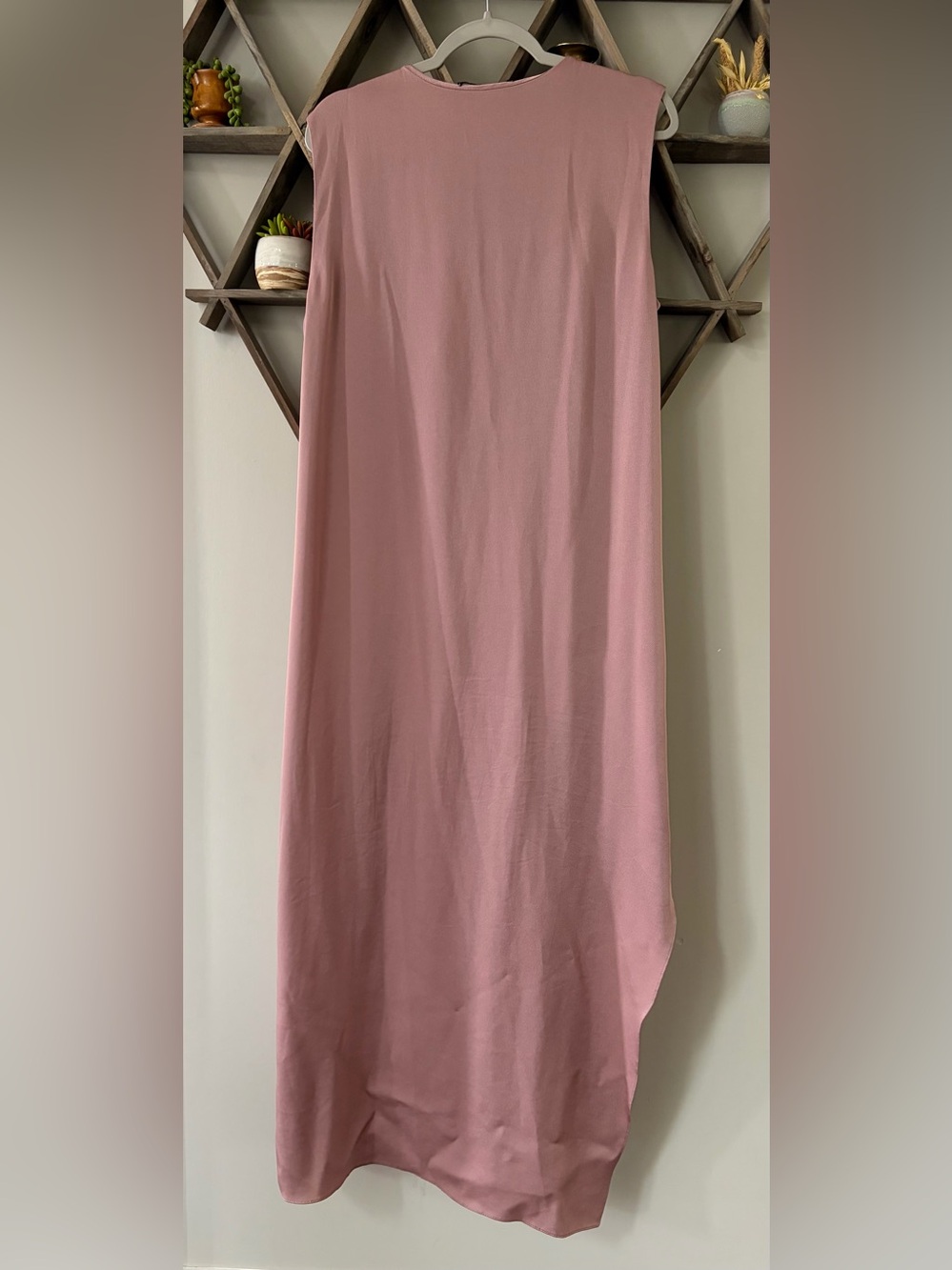 BCBGMAXAZRIA Tara Cascade Ruffle Asymmetrical Dress in Dusty Rose. Size large. - Picture 4 of 6